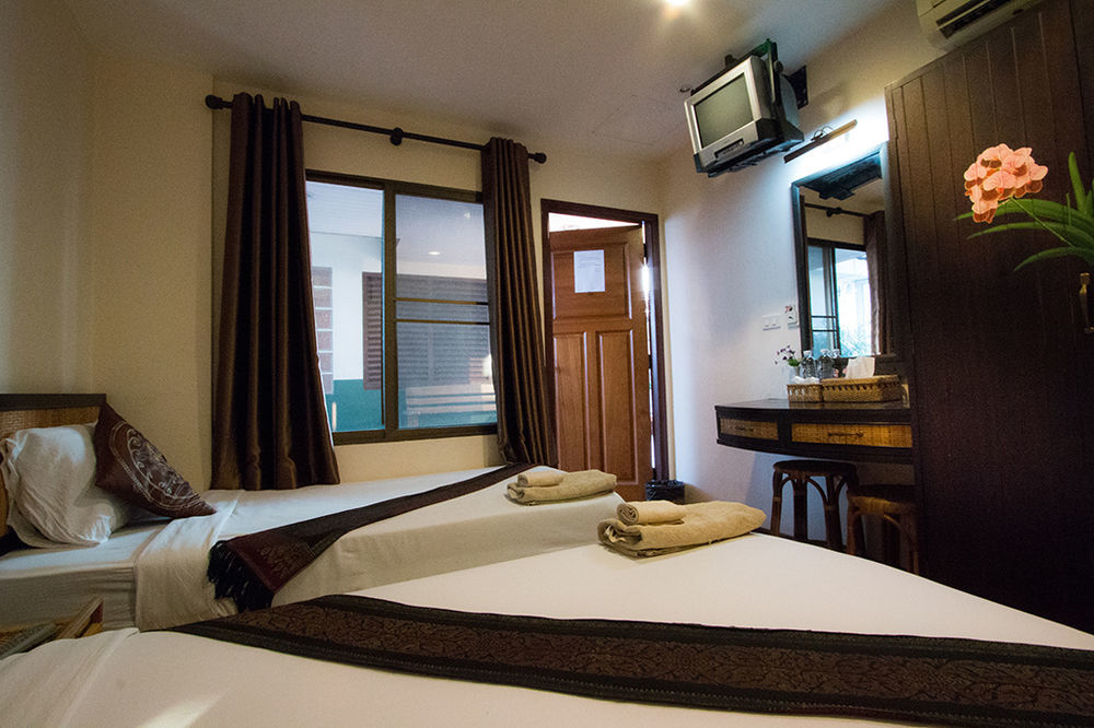 Oyo 482 Pannee Lodge Khaosan - Sha Plus Бангкок Экстерьер фото